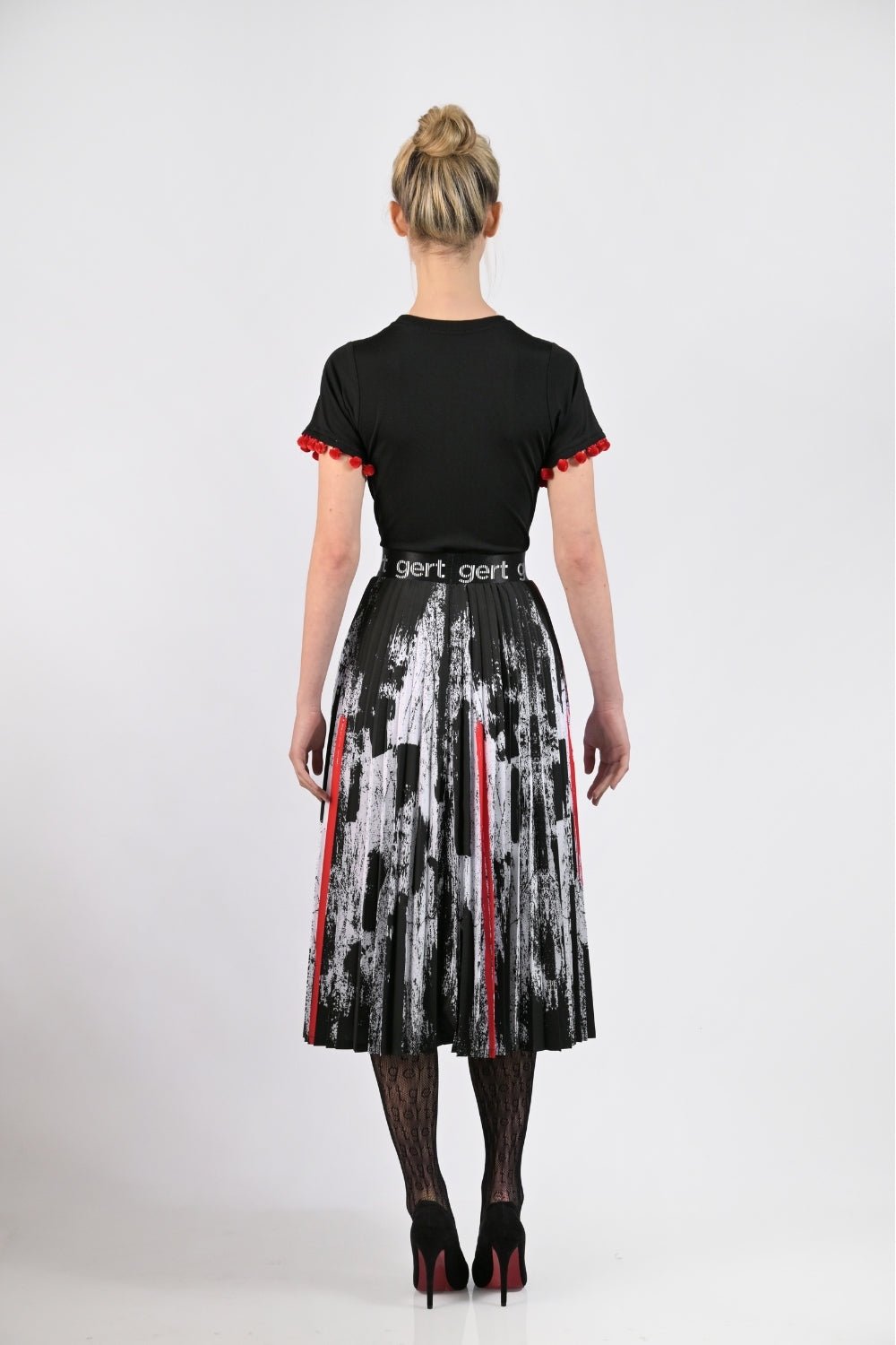 Black and Red Gert Pom Pom T-Shirt - Gert - Johan Coetzee