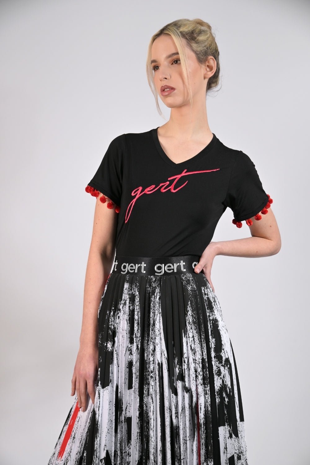 Black and Red Gert Pom Pom T-Shirt - Gert - Johan Coetzee