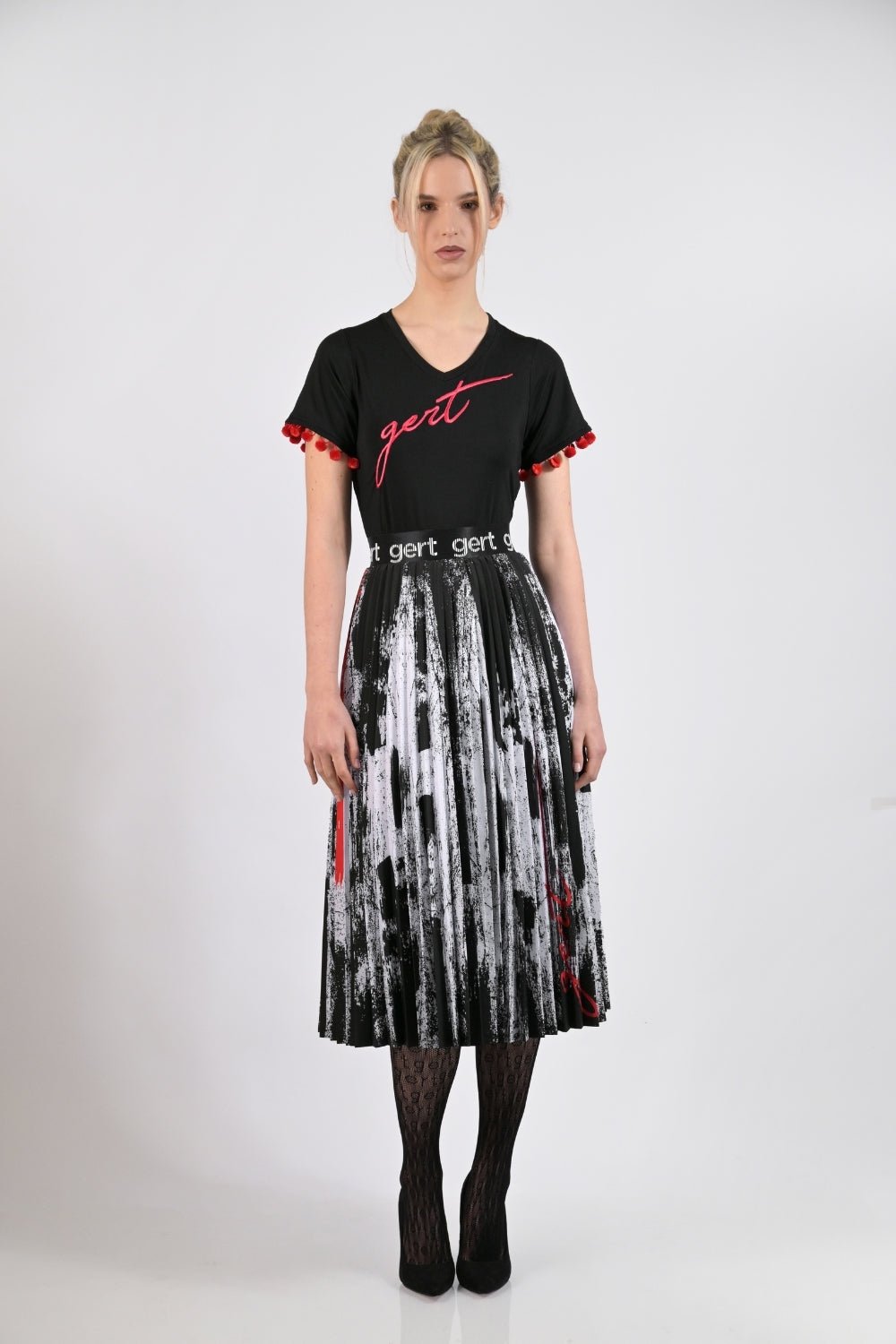 Black and Red Gert Pom Pom T-Shirt - Gert - Johan Coetzee